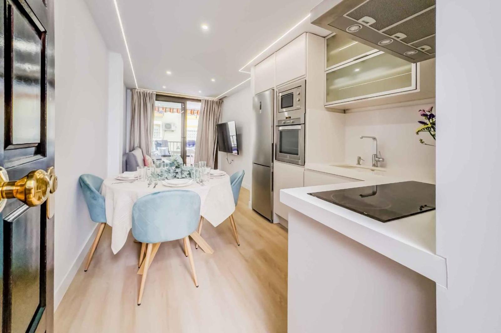 Luxury Los Boliches Beach Primera Linea De Playa Фуeнхирола Екстериор снимка