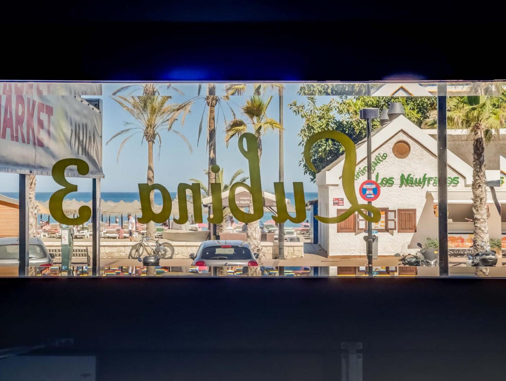 Luxury Los Boliches Beach Primera Linea De Playa Фуeнхирола Екстериор снимка