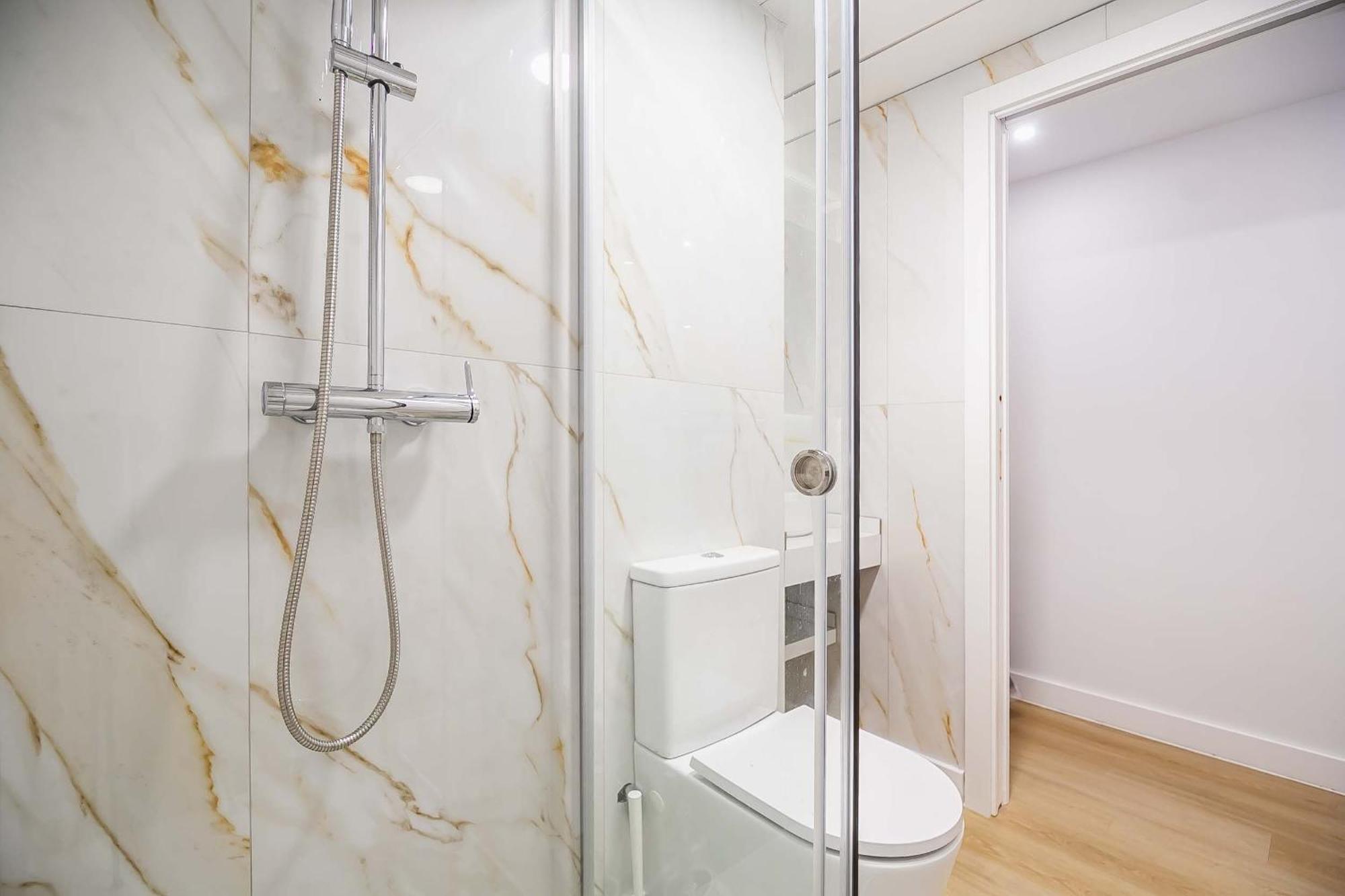 Luxury Los Boliches Beach Primera Linea De Playa Фуeнхирола Екстериор снимка
